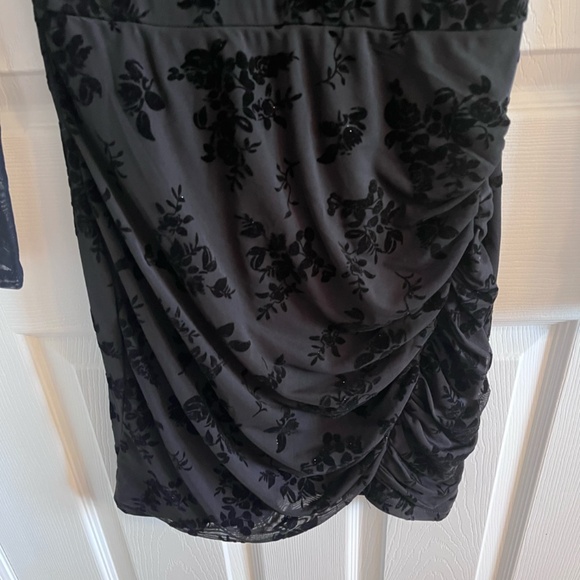 Windsor Dress Size Large NWT black floral mini dress low back - Picture 6 of 12